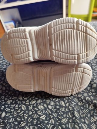 Bambas Skechers talla 24 niña