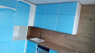 Montador de cocinas con ajustes finos y perfectos
