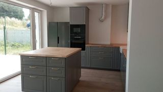 Montador de cocinas con ajustes finos y perfectos
