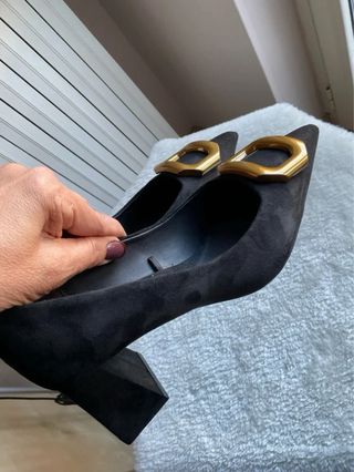 Scarpe Zara con fibbia dorata