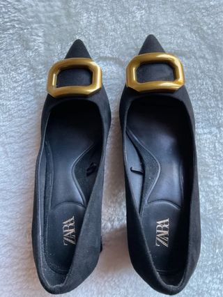 Scarpe Zara con fibbia dorata