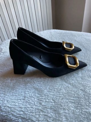 Scarpe Zara con fibbia dorata