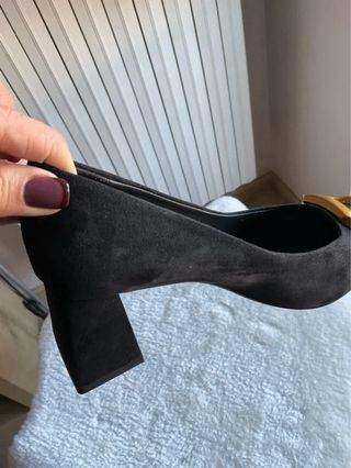 Scarpe Zara con fibbia dorata