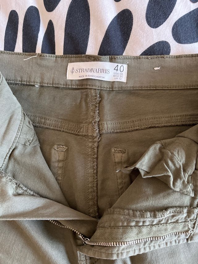 Pantalón vaquero verde oliva talla 40