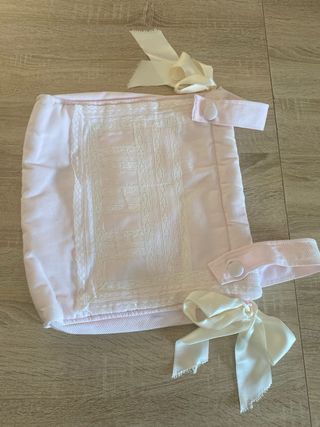 Saco capazo rosa con encaje y lazos