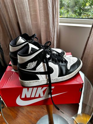 Zapatillas Nike Air Jordan Negras y Blancas