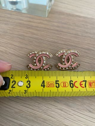 Botones Chanel pendientes con Cristales 
