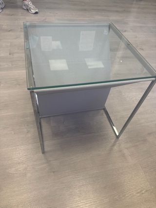 mesa revistero acero y cristal