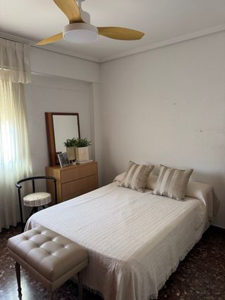 Cama 105cm con patas en perfecto estado