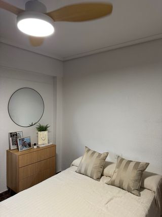 Cama 105cm con patas en perfecto estado