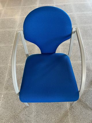 Sillas confidente aluminio tapizado azul, taburete