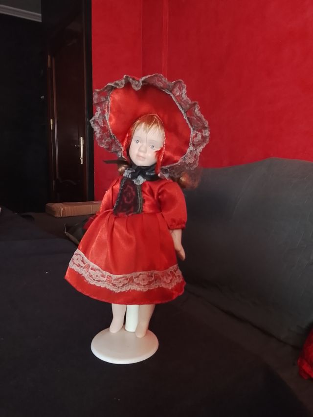 Muñeca de porcelana vintage