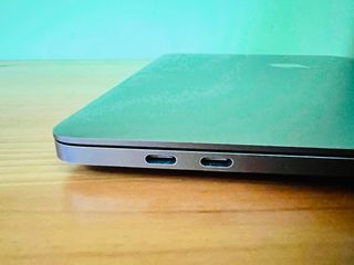 MacBook Pro 15” del 2018 en color gris 
