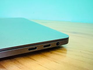 MacBook Pro 15” del 2018 en color gris 