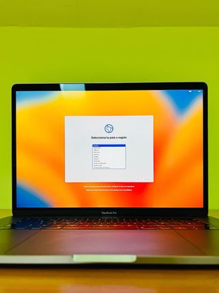 MacBook Pro 15” del 2018 en color gris 