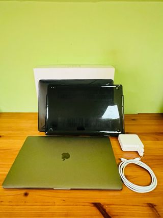 MacBook Pro 15” del 2018 en color gris 