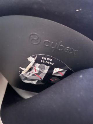 Silla de coche Cybex negra con isofix