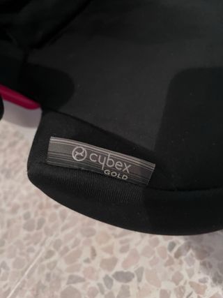 Silla de coche Cybex negra con isofix