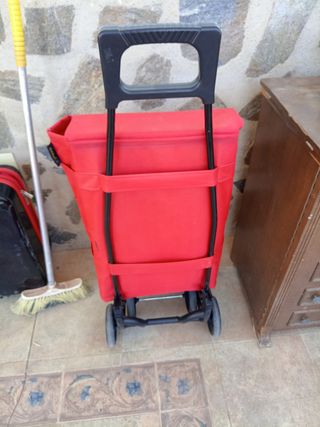 Carrito de la compra rojo