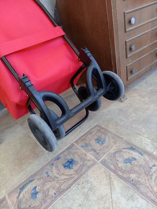 Carrito de la compra rojo