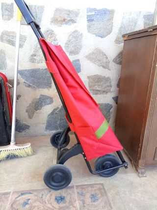 Carrito de la compra rojo