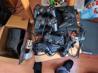 2 PlayStation 2, una con disco duro