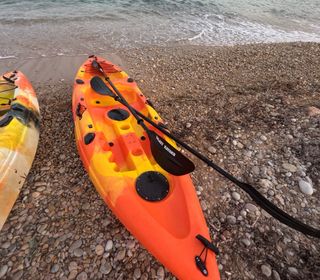 Kayak de pesca versátil
