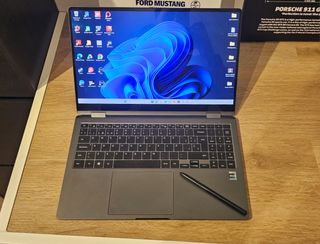 Samsung Galaxy Book3 360 Gris espacial