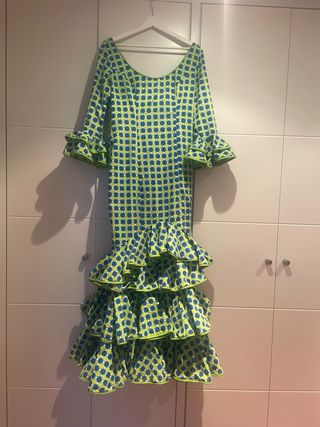 Traje de Sevillana con volantes