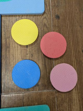 Tapete de juego infantil con números.castro