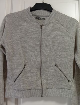 Rebeca / Cárdigan de Bershka