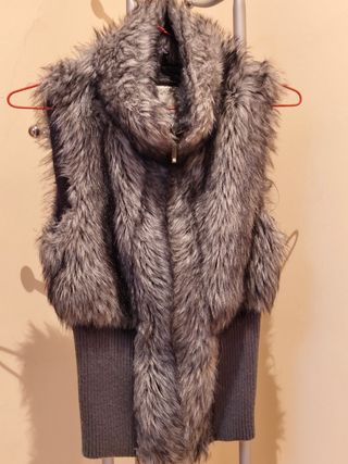 Chaleco de pelo gris