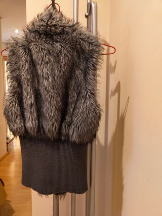 Chaleco de pelo gris