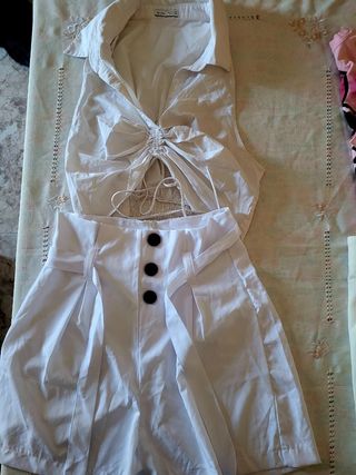 Camiseta rosa Bershka con estampado