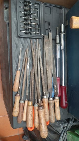 Herramientas de carpintería variadas