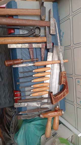 Herramientas de carpintería variadas