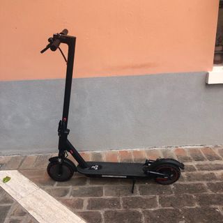 Monopattino Aovopro AP07 pieghevole e veloce 