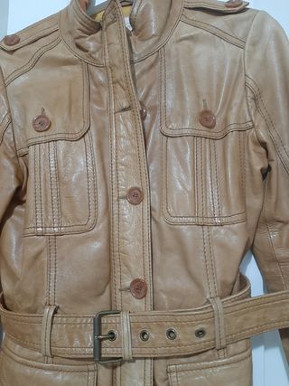 Chaqueta de piel marrón