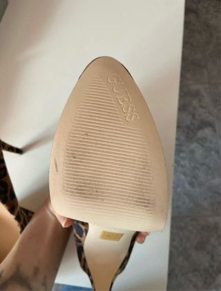 Tacones Guess Animal Print