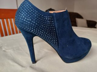 Botines Azul Marino con Pedrería Talla 38
