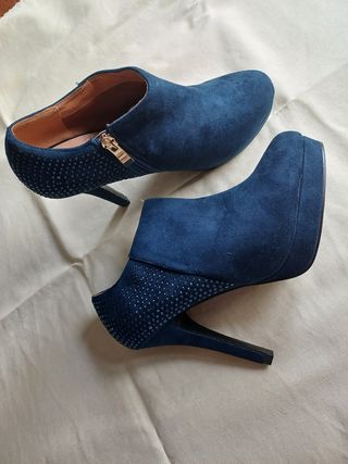 Botines Azul Marino con Pedrería Talla 38