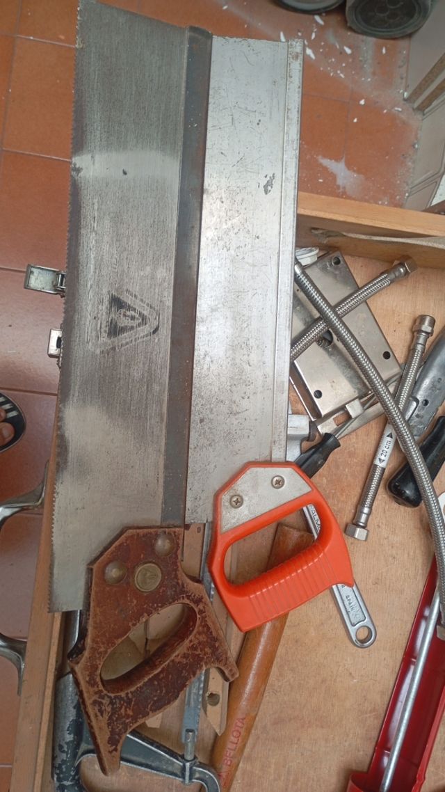 Herramientas de carpintería variadas