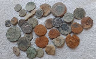 Lote de monedas antiguas sin limpiar