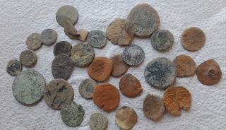 Lote de monedas antiguas sin limpiar
