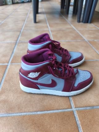 Nike Jordan 1 Gris y Morado