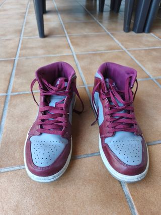 Nike Jordan 1 Gris y Morado