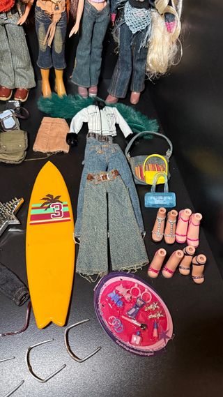 Lote Bratz Muñecos y Accesorios