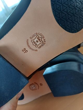 Botines ortopédicos negros con cordones