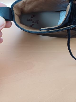 Botines ortopédicos negros con cordones