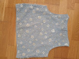 Camiseta niña Zara azul bordada 11-12 años